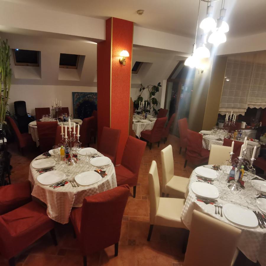 Pensiunea Rasnov Exteriör bild